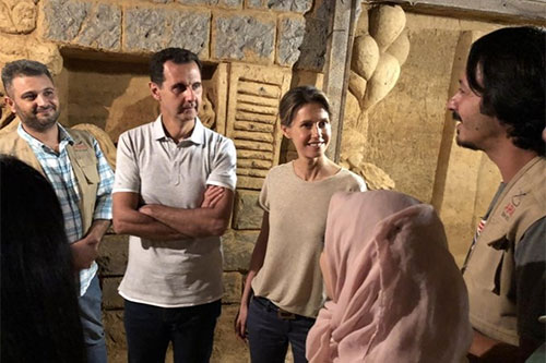 Presidente sirio visita un túnel en Yobar transformado en un museo de arte